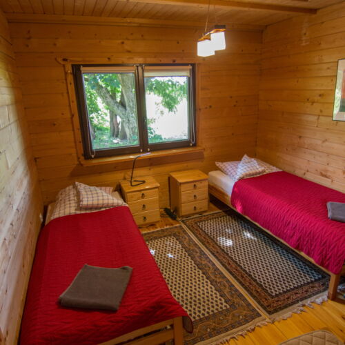 Casa de vacanta familial(a) cu aer conditionat pentru 7 pers. (se inchirieaza doar integral)