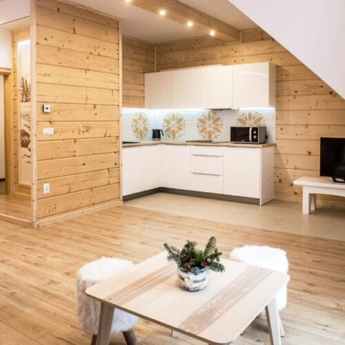 Apartament lux cu vedere spre munte cu 2 camere pentru 4 pers. (se poate solicita pat suplimentar)