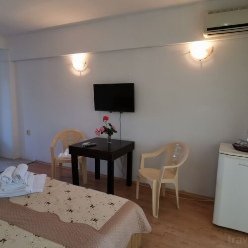 Erkélyes háromágyas szoba