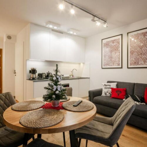 Apartament 4-osobowy Premium z balkonem z 2 pomieszczeniami sypialnianymi