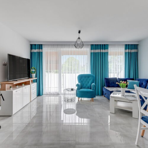 Apartament 6-osobowy z balkonem