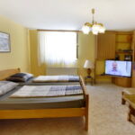 Basement 1-Room Apartment for 3 Persons with LCD/Plasma TV