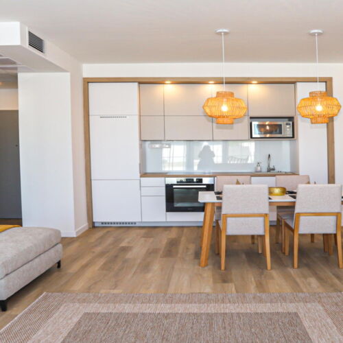 Apartament gold cu vedere spre lac cu 2 camere pentru 4 pers.