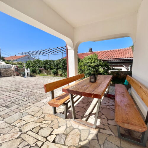 Apartament family la parter cu 3 camere pentru 5 pers.