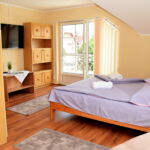 Deluxe Upstairs 1-Room Apartment for 2 Persons (extra beds available)
