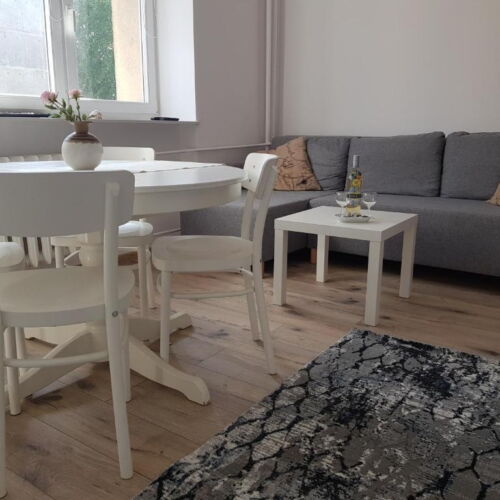 Apartament 4-osobowy z balkonem