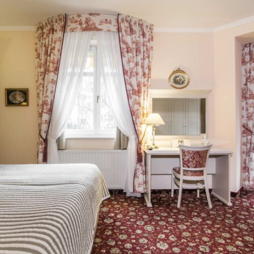 Double Room (extra beds available)