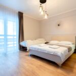 Camera tripla deluxe cu balcon