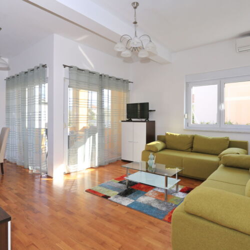 Apartament 6-osobowy Family z tarasem z 3 pomieszczeniami sypialnianymi