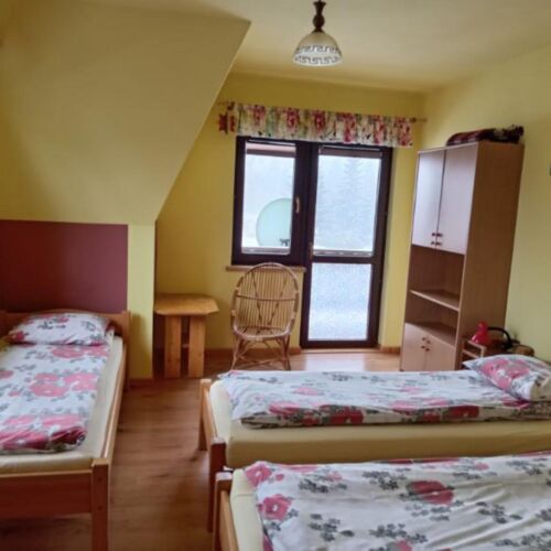Apartament 9-osobowy z 3 pomieszczeniami sypialnianymi