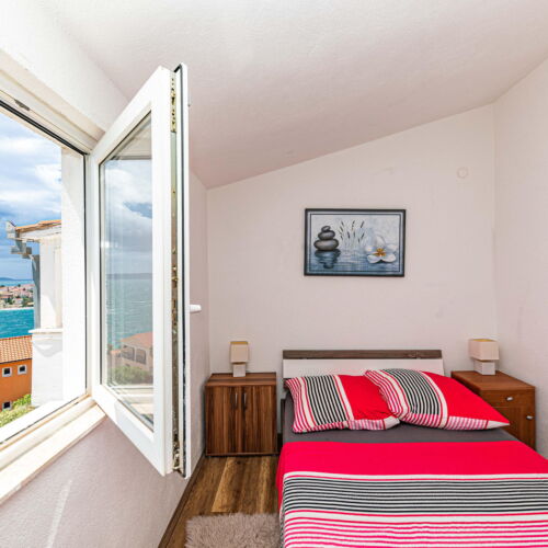 Apartament pentru 3 pers. (se inchirieaza doar integral)