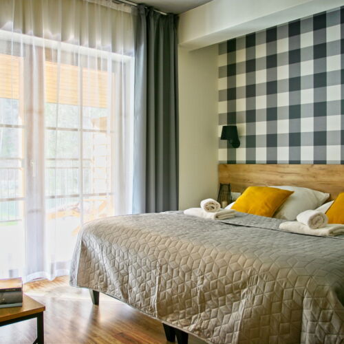 Apartament cu vedere spre rau cu vedere spre munte cu 1 camera pentru 4 pers.