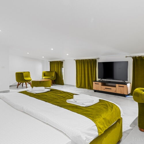 1-Room Family Apartment for 4 Persons