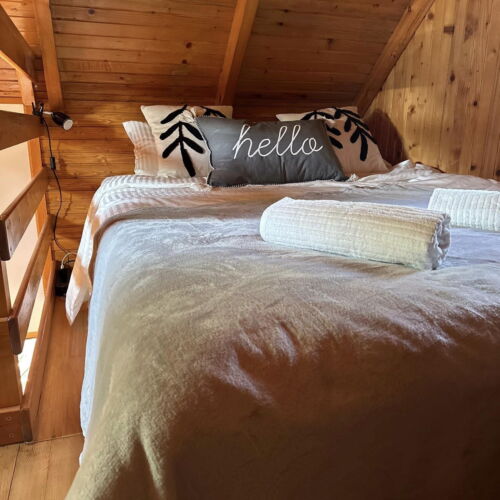 Casa de vara toata casa cu vedere spre rau pentru 2 pers. (se inchirieaza doar integral)