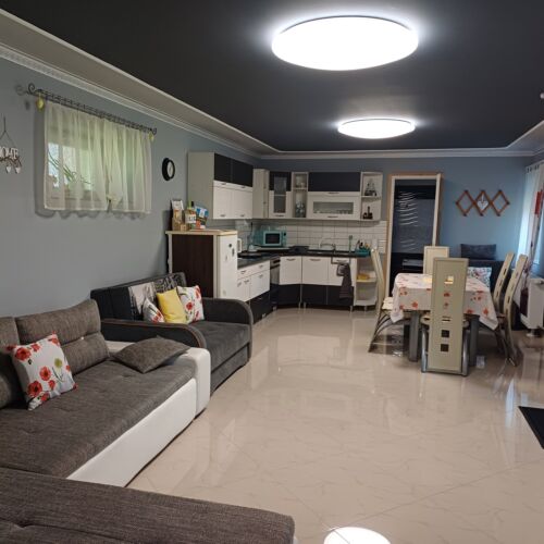 Whole House Ground Floor Apartment for 5 Persons