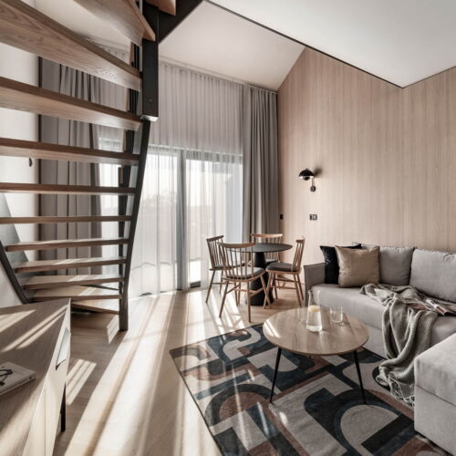 Apartament cu aer conditionat cu terasa cu 2 camere pentru 5 pers.