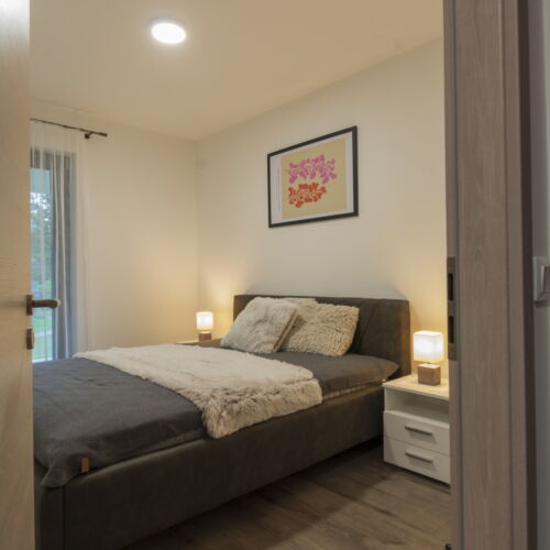 Apartament cu panorama cu vedere spre lac pentru 6 pers. (se inchirieaza doar integral)