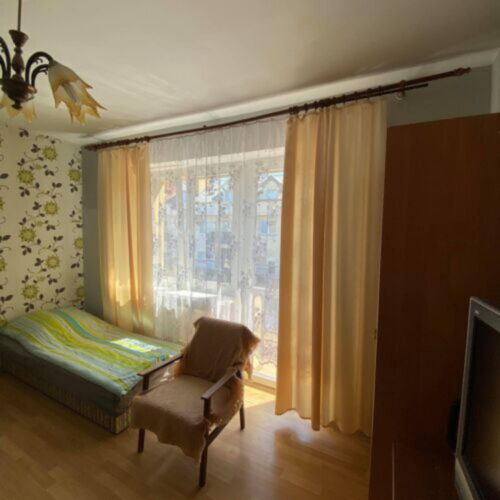 Camera twin cu balcon cu baie (se poate solicita pat suplimentar)