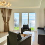 Apartament 6-osobowy Premia z widokiem na jezioro z 3 pomieszczeniami sypialnianymi
