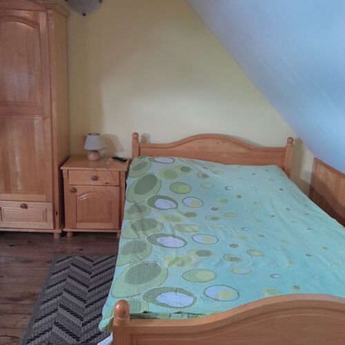 Camera dubla gold la etaj