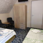Pokoj s klimatizací s manželskou postelí na poschodí (s možností přistýlky)