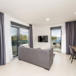 Apartament 3-osobowy z tarasem z widokiem na morze z 2 pomieszczeniami sypialnianymi