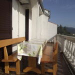 Sea View Upstairs 4-Room Apartment for 8 Persons
