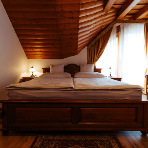 Camera twin standard la etaj (se poate solicita pat suplimentar)