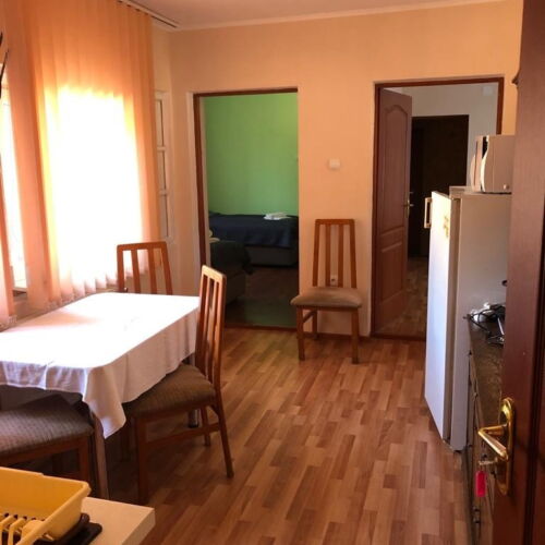 Upstairs 3-Room Apartment for 6 Persons with Kitchenette