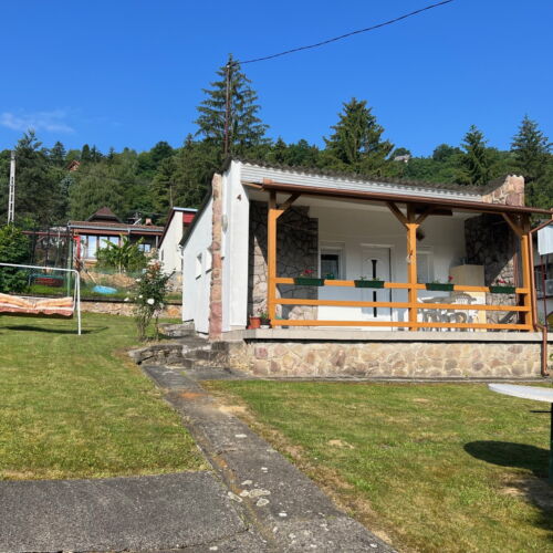 Apartament 4-osobowy parterowy z widokiem na jezioro (możliwa dostawka)