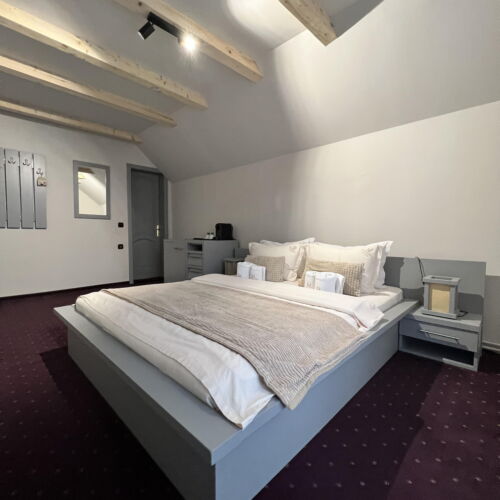 Camera dubla cu balcon