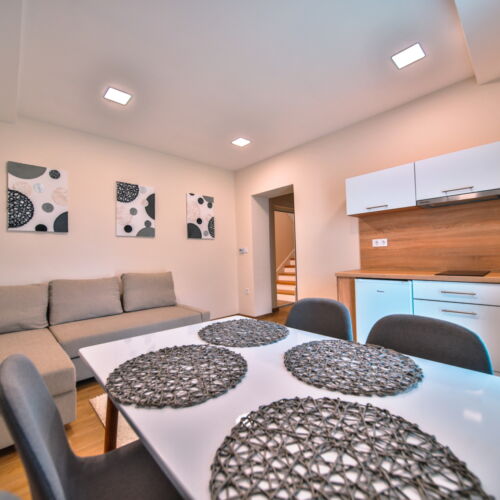 2-Zimmer-Apartment für 4 Personen Parterre mit Balkon