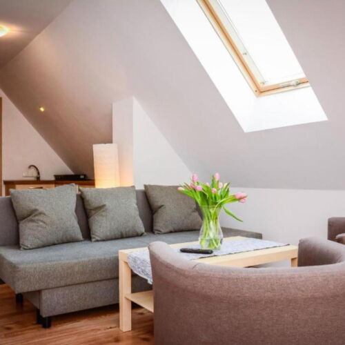 Apartament lCD TV cu chicinetă proprie cu 3 camere pentru 6 pers.