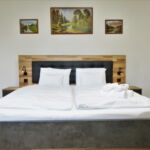 Mountain View Ground Floor Farmhouse for 4 Persons (extra beds available)