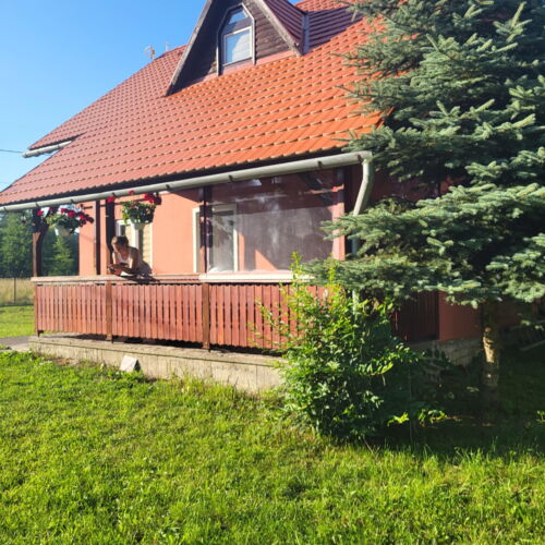 Cabană pentru 8 pers. (se inchirieaza doar integral)