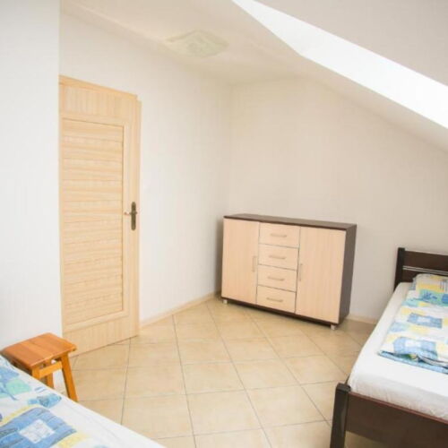 Apartament familial(ă) la etaj pentru 4 pers. (se inchirieaza doar integral) (se poate solicita pat suplimentar)