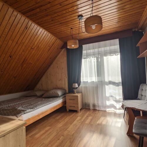 Upstairs 2-Room Apartment for 5 Persons