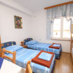 1-Zimmer-Apartment für 3 Personen mit Klimaanlage und Balkon AS-8627-i