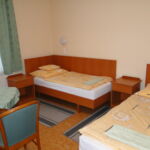 Na katu Prilagođeno osobama s invaliditetom soba sa dva odvojena kreveta (za 2 osoba(e))