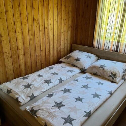 Domek letniskowy 6-osobowy z łazienką z widokiem na ogród