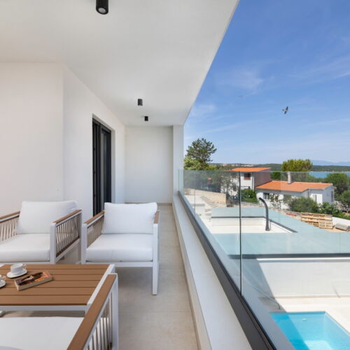 Deluxe Sea View Villa for 8 Persons