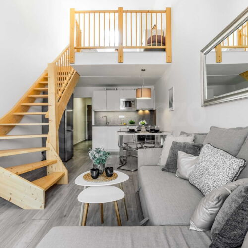 Apartman se sprchou s privátní koupelnou mimo apartmán pro 2 os. (s možností přistýlky)