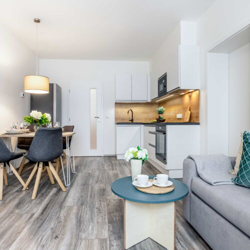 Apartman se sprchou s privátní koupelnou mimo apartmán pro 2 os. (s možností přistýlky)