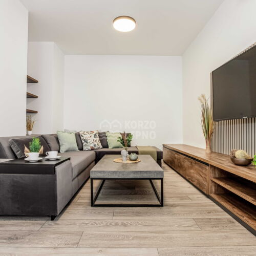 Apartman se sprchou s privátní koupelnou mimo apartmán pro 4 os. (s možností přistýlky)