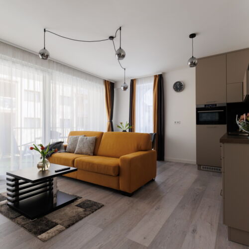 Upstairs Lux 2-Room Apartment for 4 Persons
