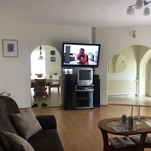 Vila executive cu aer conditionat pentru 10 pers. (se inchirieaza doar integral)