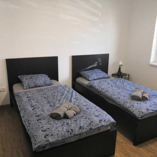 Apartament family cu duș pentru 3 pers. (se poate solicita pat suplimentar)
