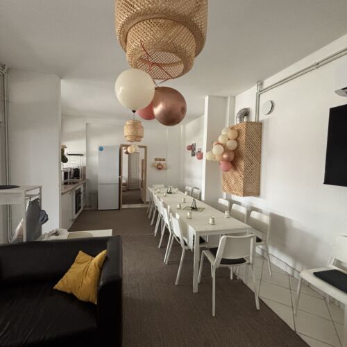 Family Holiday Home for 16 Persons with Garden