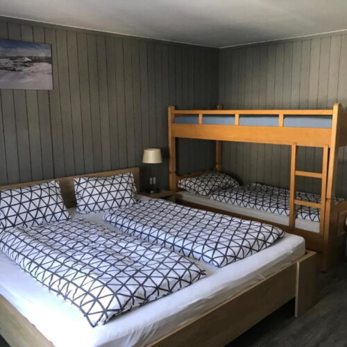 Pokój 3-osobowy na piętrze z prysznicem