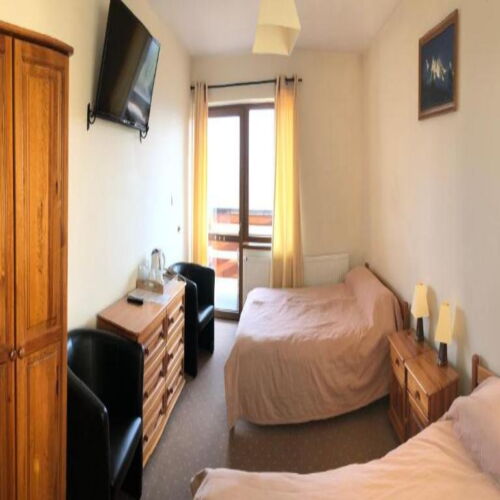 Mountain View Quadruple Room